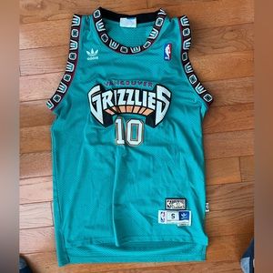 Mike Bibby Memphis (Vancouver) Grizzlies Throwback Jersey. Size Small.